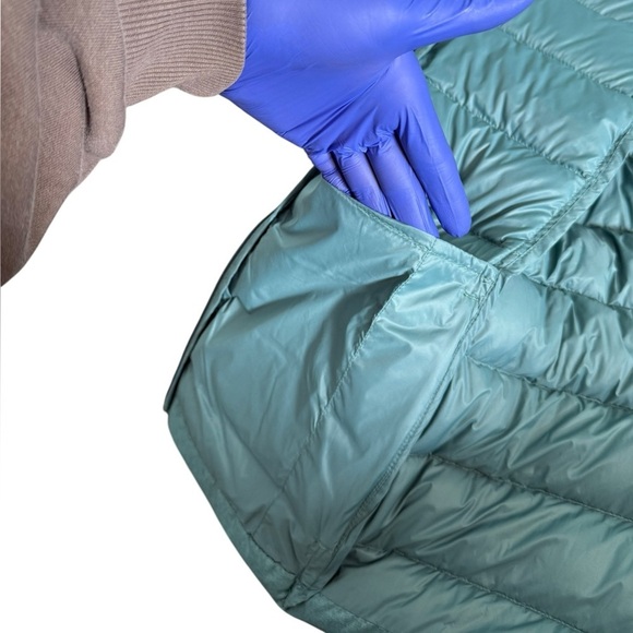 Eddie Bauer Women’s Down Vest Green - Picture 10 of 13